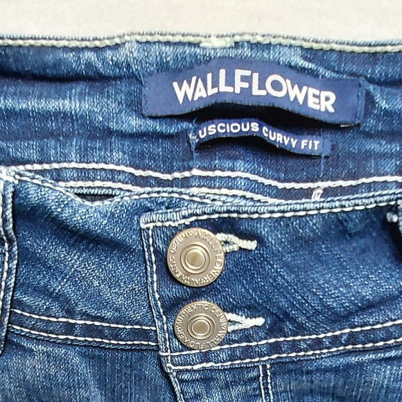 Wallflower Luscious curvy fit stretch women's jeans - Picture 4 of 8